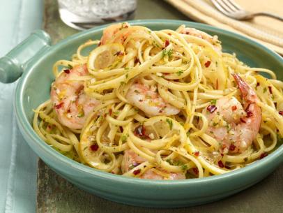 IG0511_linguine-with-shrimp-scampi_s4x3.jpg.rend.sni12col.landscape