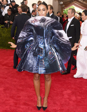 551925653JN00108_China_Thro